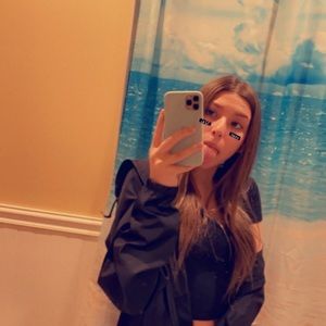 Meet your Posher, Alyssa